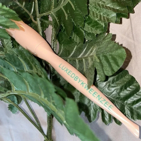 🎉⭐️HP⭐️💕Vegan Q flawless foundation brush - Picture 8 of 13